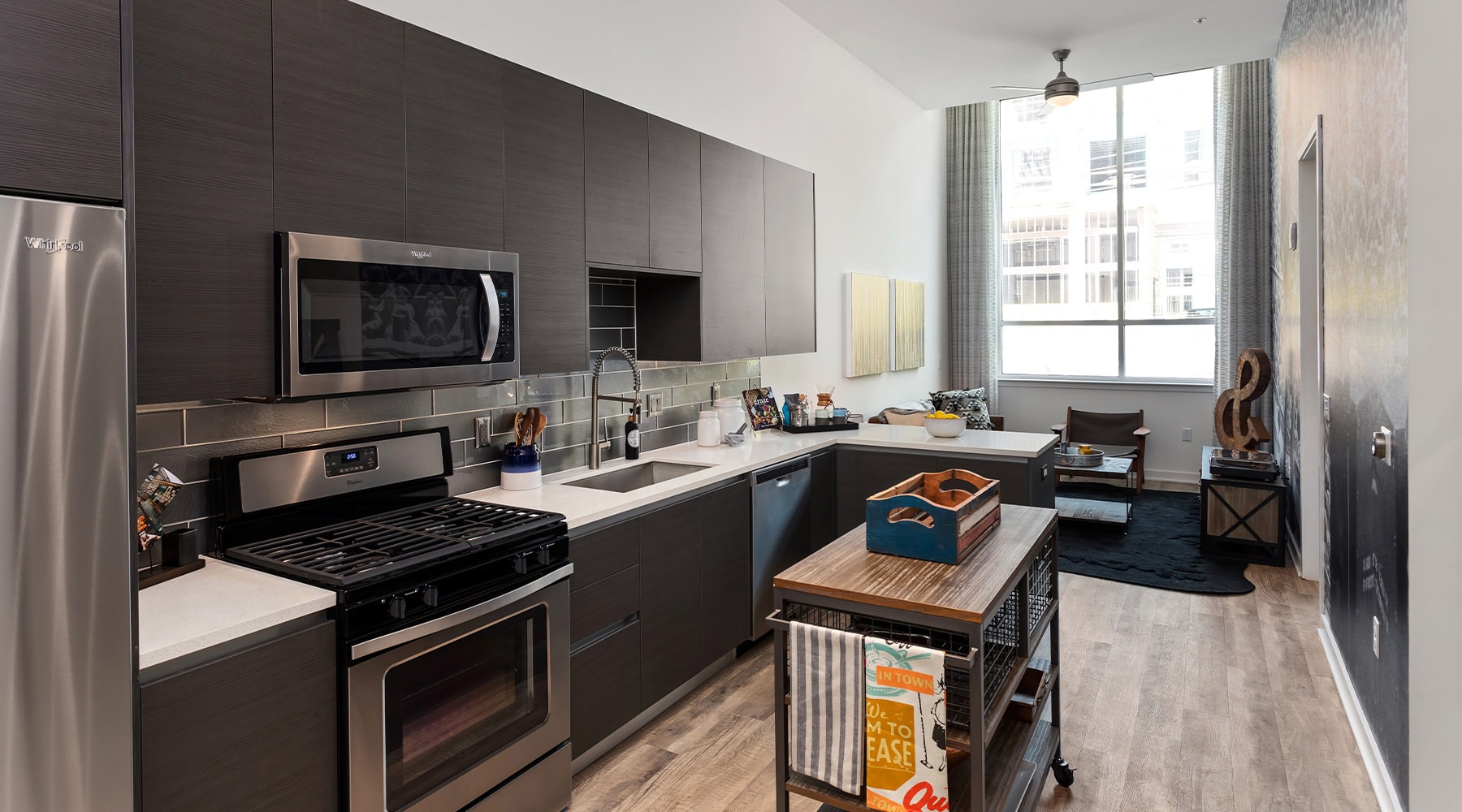 R|T Dairies R|T Dairies Kitchen & living space